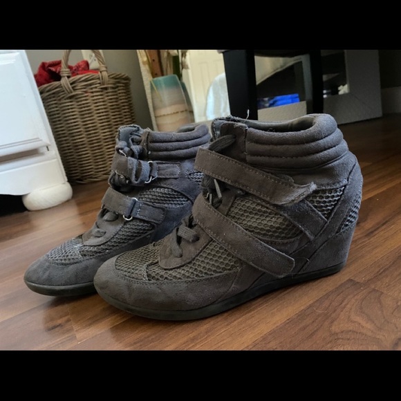 Wedges - Picture 1 of 1